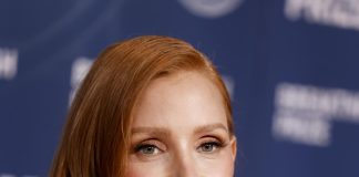 Jessica Chastain en desacuerdo con Apple por posponer el estreno de ‘The Savant’ Fotografía de archivo fechada el 05 de abril de 2025 de la actriz Jessica Chastain asistiendo a la undécima ceremonia anual de premios Breakthrough en The Barker Hangar en Santa Mónica, California (EE.UU.). EFE/EPA/CAROLINE BREHMAN