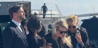 El funeral de Charlie Kirk será el 21 de septiembre en Arizona, con la presencia de Trump Fotografía tomada de la cuenta en Instagram @mrserikakirk de la esposa del activista conservador Charlie Kirk, Erika Kirk (2-d), de ella junto al vicepresidente de Estados Unidos J. D. Vance (i). EFE/ @mrserikakirk /SOLO USO EDITORIAL/ SOLO DISPONIBLE PARA ILUSTRAR LA NOTICIA QUE ACOMPAÑA (CRÉDITO OBLIGATORIO)