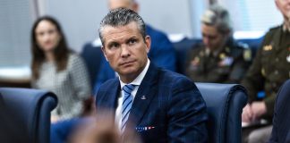 EEUU busca sancionar a miembros del Pentágono que publicaron burlas sobre Charlie Kirk EFE/EPA/SHAWN THEW