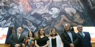 Eduardo Mendoza, Serrat y rosas de Barcelona llegarán a la Feria del Libro de Guadalajara Desde la izquierda: el presidente de la FIL, Trinidad Padilla; la directora general de la FIL, Marisol Schulz; la rectora de la Universidad de Guadalajara, Karla Planter; la curadora en jefe de la presencial de Barcelona en la FIL, Anna Guitart; el concejal de cultura e industrias del ayuntamiento de Barcelona, Xavier Marcé, y el presidente del premio FIL, Héctor Raúl Solís, posan al término de una conferencia de prensa en Guadalajara (México). EFE/ Francisco Guasco