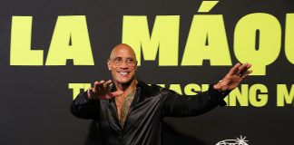 Dwyane Johnson entra al ring mexicano para presentar su película ‘The Smashing Machine’ El actor estadounidense Dwayne Johnson 'La Roca', posa durante la alfombra roja de la película 'La Máquina: The Smashing Machine' este martes, en Ciudad de México (México). EFE/ Mario Guzmán