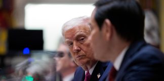 Trump dice no conocer quién es María Corina Machado, pese a que fue muy generosa con él EFE/EPA/AARON SCHWARTZ / POOL