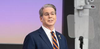 Bessent anuncia “acercamientos” con China pero avisa de que EEUU puede tomar medidas Imagen de archivo. EFE/EPA/ANNA ROSE LAYDEN