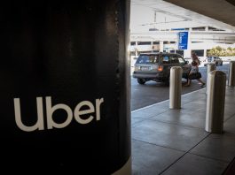 Uber afirma que puede operar en los aeropuertos de México tras decisión judicial Archivo. EFE/EPA/CHRISTIAN MONTERROSA