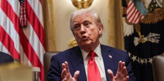 Trump recibirá a Zelenski en la Casa Blanca tras la llamada que tuvo con Putin EFE/EPA/SAMUEL CORUM / POOL