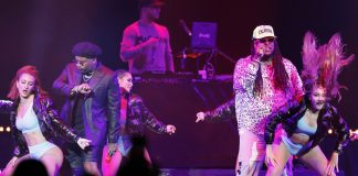 El reguetonero Zion es hospitalizado en Puerto Rico tras sufrir un accidente de tránsito Fotografía donde aparecen los cantantes del dúo puertorriqueño Zion (i) & Lennox (d). EFE/Carlos Ortega