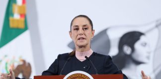 México insta a EEUU a mejorar protocolo contra narcotráfico en el mar tras reciente ataque La presidenta de México, Claudia Sheinbaum, habla durante una rueda de prensa este miércoles en Palacio Nacional de la Ciudad de México (México). EFE/Mario Guzmán