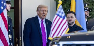 Trump espera que la guerra de Ucrania pueda terminar sin suministrar Tomahawks a Kiev EFE/EPA/SHAWN THEW