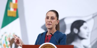 México confirma que suman 78 muertos y 23 desaparecidos tras lluvias catastróficas La presidenta de México, Claudia Sheinbaum, habla en una rueda de prensa este miércoles, en Palacio Nacional de la Ciudad de México (México). EFE/Mario Guzmán