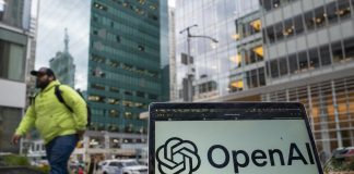 PayPal firma un acuerdo con OpenAI para integrar su billetera digital en ChatGPT Fotografía de archivo de un computador con el logo de OpenAI en Nueva York (Estados Unidos). EFE/ Angel Colmenares
