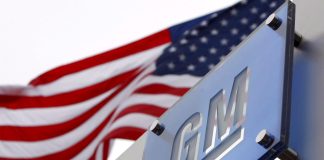 GM incorporará en 2026 el sistema de IA Gemini de Google en sus vehículos Foto de archivo del logo de la compañía General Motors situado a las puertas de la sede de la compañía en Detroit, Michigan (Estados Unidos). EFE/Jeff Kowalsky