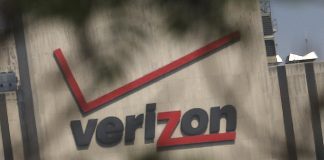 Verizon planea recortar 15.000 puestos de trabajo, según The Wall Street Journal Fotografía de archivo. EFE/ANDREW GOMBERT