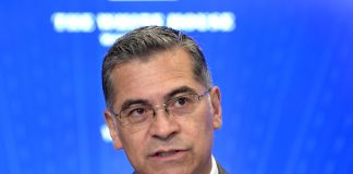 Xavier Becerra, exsecretario de Salud: El nuevo mapa de California impide a Trump ser rey Fotografía de archivo del 1 de mayo de 2025 donde aparece el exsecretario de Salud de Estados Unidos, Xavier Becerra, hablando durante una reunión con representantes de publicaciones hispanas en Washington (EE.UU.). EFE/Lenin Nolly