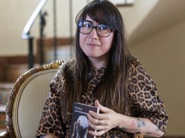 ‘Paroled’, novela “nostálgica” sobre una migrante en Miami contada con música de los 90 Fotografía de archivo. EFE/EPA/CRISTOBAL HERRERA-ULASHKEVICH