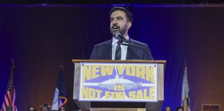 El progresista Mamdani es visto como un “rayo de esperanza” por los jóvenes neoyorquinos EFE/EPA/SARAH YENESEL