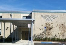 Padres de Condado Orange aprueban convertir escuela pública en charter