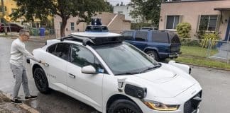 Llegan a Miami los taxis autónomos de Waymo como parte de expansión a 20 ciudades en 2026 EFE/EPA/CRISTOBAL HERRERA-ULASHKEVICH