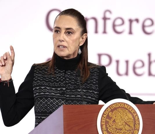 La polémica por BTS en México: de la venta de boletos a la intervención diplomática La presidenta de México, Claudia Sheinbaum, habla en una rueda de prensa este lunes, en el Palacio Nacional en Ciudad de México (México).EFE/ José Méndez