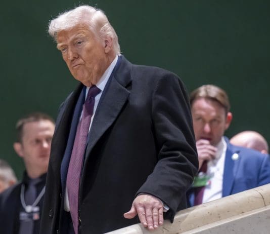 Trump eleva los aranceles a Corea del Sur de un 15% al 25% Archivo. EFE/EPA/LAURENT GILLIERON