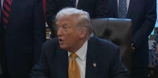 Trump presenta paquete de nuevas políticas sanitarias para sustituir anteriores subsidios Captura de video tomada de una transmisión de La Casa Blanca del presidente de Estados Unidos, Donald Trump, en una rueda de prensa, en Washington (EE.UU.). EFE/ La Casa Blanca /SOLO USO EDITORIAL/ SOLO DISPONIBLE PARA ILUSTRAR LA NOTICIA QUE ACOMPAÑA (CRÉDITO OBLIGATORIO)