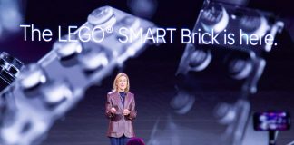 Lego lanza en la CES 2026 el sistema ‘Smart Play’ con bloques inteligentes interactivos La directora de Marketing y Productos del Grupo LEGO de Dinamarca, Julia Goldin, habla en la presentación de la Feria de Electrónica de Consumidores 2026 (CES, en inglés) este lunes, en Las Vegas (Estados Unidos). EFE/ Luis Chacon