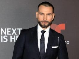 El mexicano Rafael Amaya vuelve a ‘El señor de los cielos’ como un “homenaje a los fans” Fotografía cedida por Telemundo que muestras al actor mexicano, Rafael Amaya, quien volverá a ponerse el sombrero para encarnar a Aurelio Casillas en la décima temporada de 'El señor de los cielos', un esperado regreso que considera "un homenaje a los fans" y que tiene "mucho material que contar". EFE/ Telemundo /SOLO USO EDITORIAL/ NO VENTAS/ SOLO DISPONIBLE PARA ILUSTRAR LA NOTICIA QUE ACOMPAÑA (CRÉDITO OBLIGATORIO)