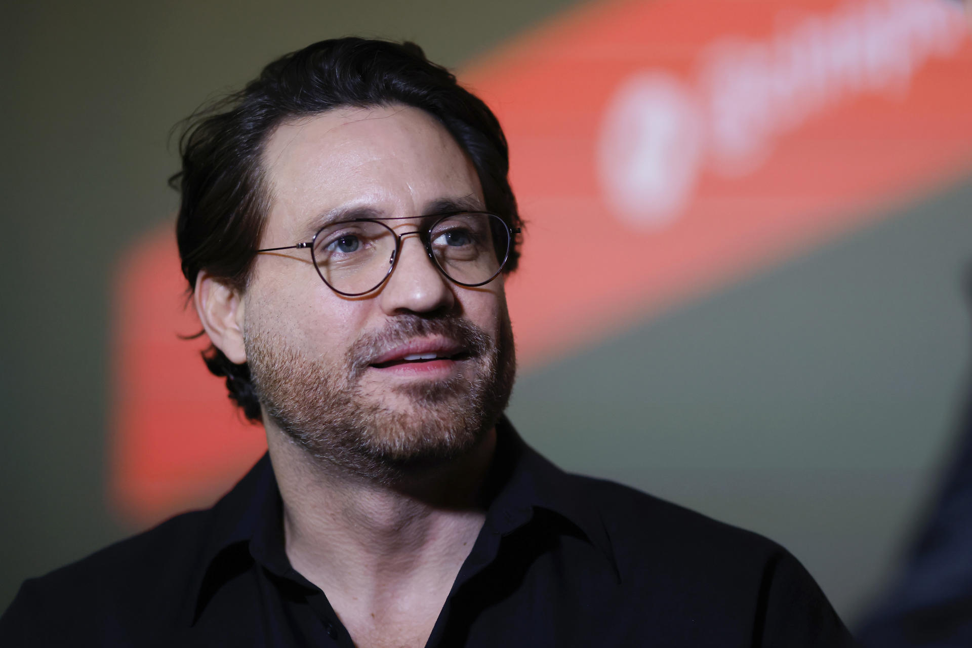 El actor y productor venezolano, Édgar Ramírez, habla durante la presentación de la película ‘Aún es de noche en Caracas’ este sábado, en Guadalajara (México). EFE/ Francisco Guasco
