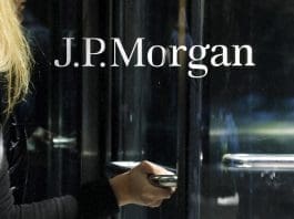 JPMorgan advierte que interferencia con la Fed provocaría un aumento en tasas de interés Fotografía de archivo. EFE/EPA/Peter Foley