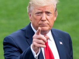 Galería Nacional remueve referencias a los juicios políticos de Trump en nuevo retrato Fotografía de archivo. EFE/ Jim Lo Scalzo