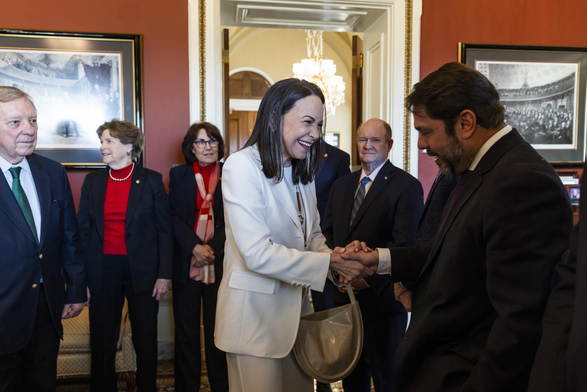 EFE/EPA/JIM LO SCALZO
