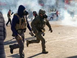 Los Obama afirman que tiroteo en Mineápolis debe ser una llamada de atención para EE.UU. EFE/EPA/CRAIG LASSIG