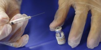 El Gobierno de Trump elimina cuatro vacunas obligatorias del calendario infantil Imagen de archivo. EFE/EPA/CAROLINE BREHMAN