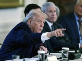 Trump invita a China y Rusia a comprar crudo venezolano gestionado por EE.UU. EFE/EPA/JIM LO SCALZO / POOL