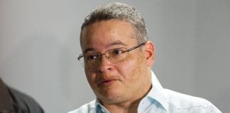 Puerto Rico está cerca de epidemia por influenza tras 5 semanas seguidas arriba de umbral Imagen de archivo del secretario de Salud de Puerto Rico, Víctor Ramos, hablando durante una rueda de prensa en San Juan (Puerto Rico). EFE/Thais Llorca