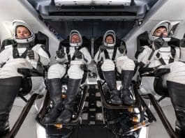 Los astronautas de la Crew-11 pueden volver el jueves a la Tierra de forma anticipada Fotografía del 3 de julio de 2025 cedida por SpaceX donde aparece la tripulación de la misión de la Crew-11 (desde la izquierda) Oleg Platonov, de la agencia espacial rusa Roscosmos; Mike Fincke y Zena Cardman, de la NASA, y Kimiya Yui, de la agencia espacial japonesa JAXA, durante un entrenamiento para su viaje a la Estación Espacial Internacional en las instalaciones de SpaceX en Florida. EFE/SpaceX /SOLO USO EDITORIAL /NO VENTAS /SOLO DISPONIBLE PARA ILUSTRAR LA NOTICIA QUE ACOMPAÑA /CRÉDITO OBLIGATORIO