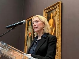 El Met de Nueva York se prepara para recibir la mayor retrospectiva de Rafael en EEUU La curadora del Museo Metropolitano de Arte (Met), Carmen Bambach, habla durante una rueda de prensa este miércoles, en la sede del museo en Nueva York (EE.UU.). EFE/ Sarah Yáñez-richards