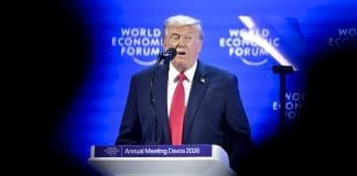 Trump afirma que se reunirá hoy con Zelenski en Davos EFE/EPA/GIAN EHRENZELLER