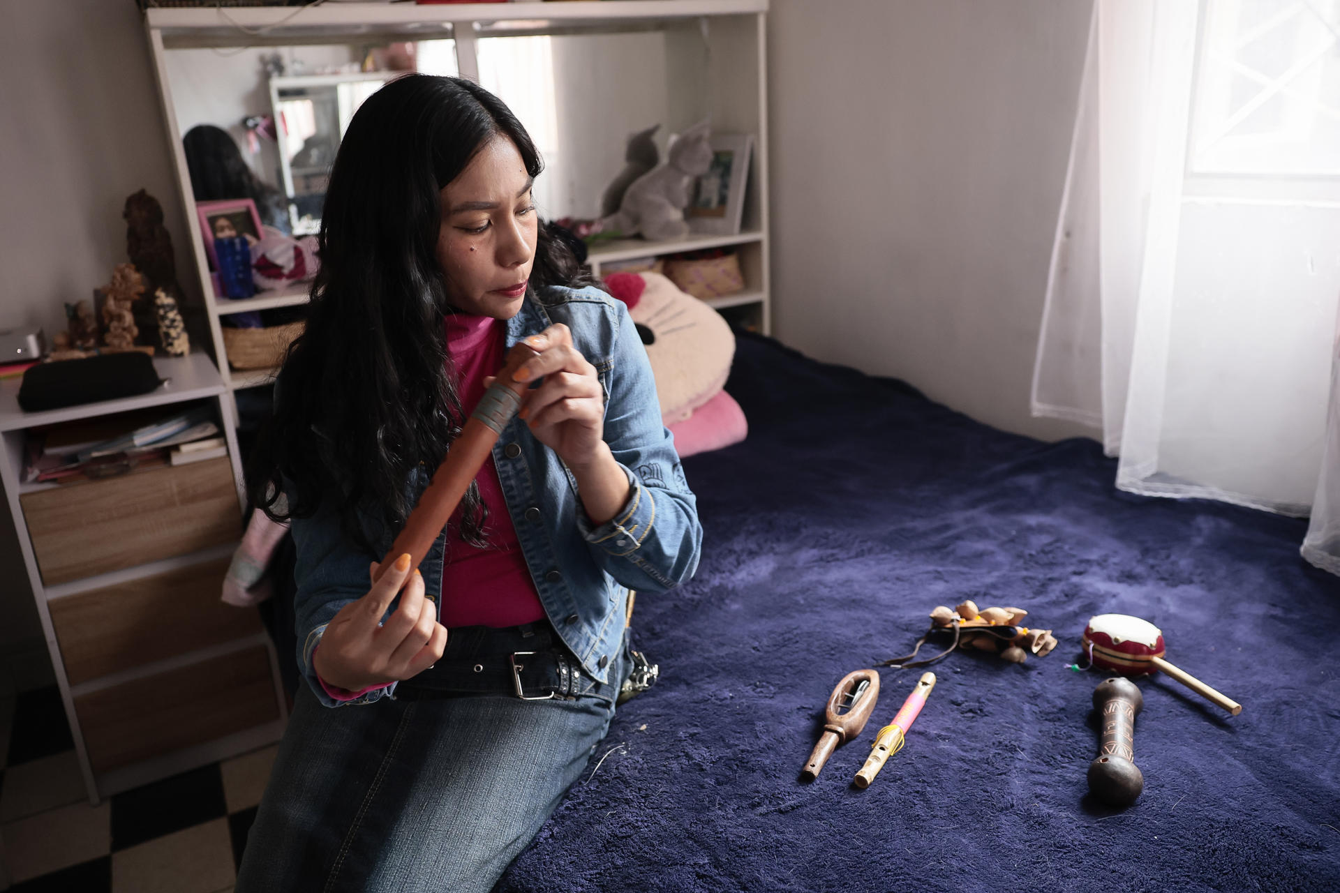 La compositora mexicana Azalea Báalam posa durante una entrevista con EFE este viernes, en Ciudad de México (México). EFE/ José Méndez
