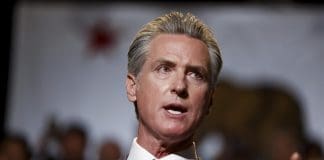 El gobernador de California dice que la Casa Blanca le impidió hablar en un foro en Davos Imagen de archivo. EFE/EPA/CAROLINE BREHMAN