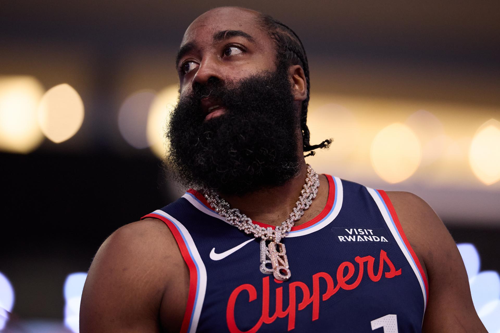 Los Clippers traspasan a James Harden a los Cavaliers a cambio de Garland