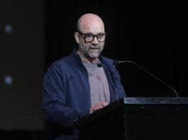 Décadas de rock: el festival Vive Latino aviva la “moda” de la música latinoamericana El director de Vive Latino, Jordi Puig, habla hoy durante la presentación de la edición del festival musical, en el teatro Metropólitan de Ciudad de México (México). Imagen de archivo. EFE/Isaac Esquivel