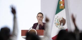 México “fortalece” relación con Canadá al recibir empresarios en plena revisión de TMEC La presidenta de México, Claudia Sheinbaum, habla durante una rueda de prensa este martes, en Palacio Nacional de la Ciudad de México (México). EFE/ Isaac Esquivel