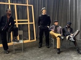 Sastrería obrera y superposiciones, propuestas masculinas de Semana de la Moda Nueva York Modelos posan prendas de diseñadores emergentes durante el New York Men's Day (NYMD) este miércoles, en Nueva York (EE.UU.). EFE/ Esteban Capdepon