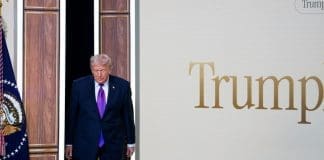 Trump se reúne con Comité de Preservación Casa Blanca en plena polémica por Salón de Baile EFE/EPA/AARON SCHWARTZ / POOL