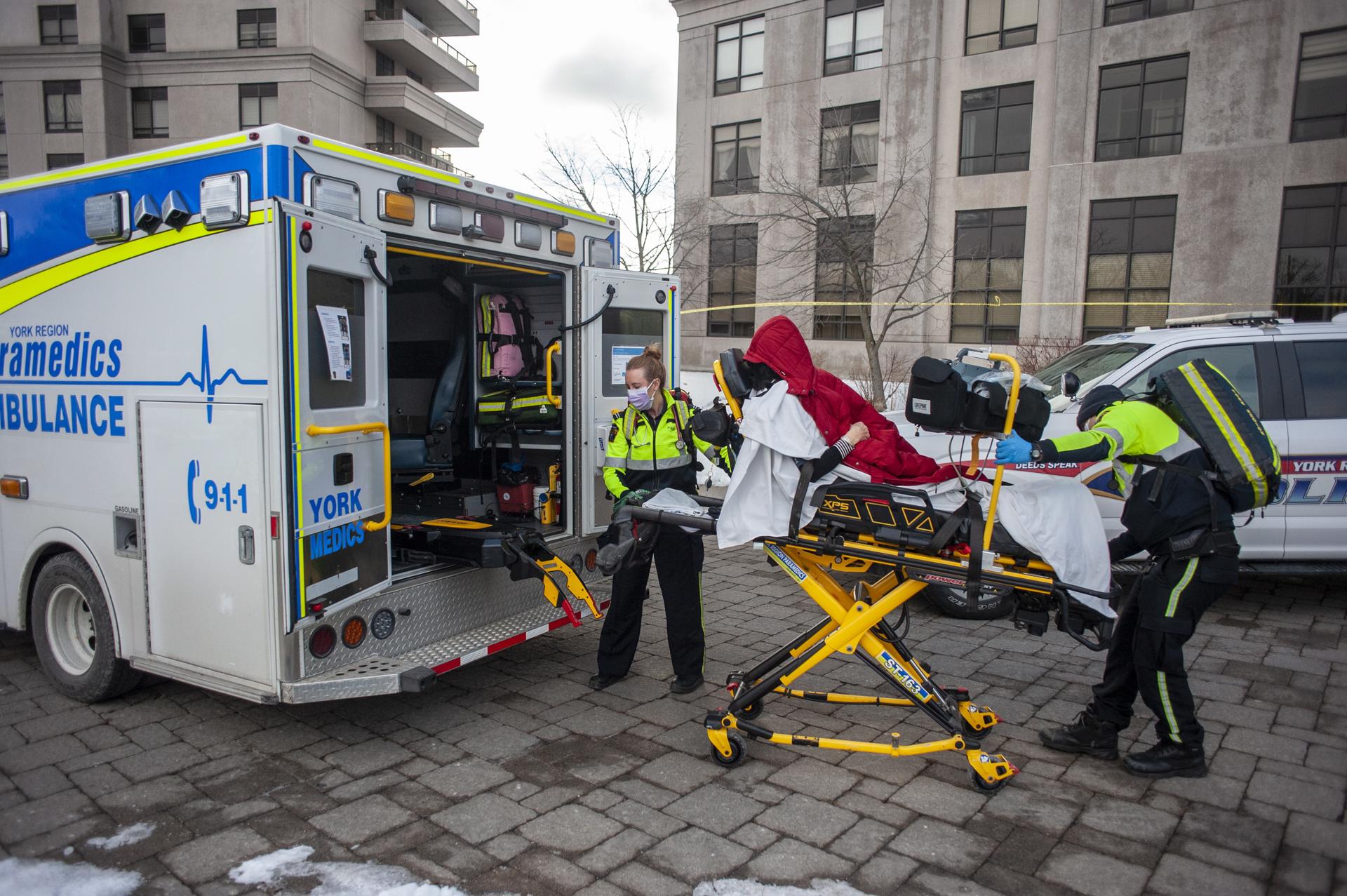 Al menos diez personas mueren en un tiroteo en una escuela del oeste de Canadá