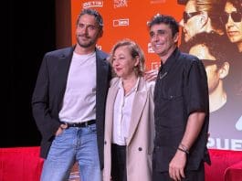 La película ‘Aída y vuelta’ da el salto a América con “una preventa que llama la atención” El elenco de la película española 'Aída y vuelta', Paco León (i) quien interpreta a El Luisma, Carmen Machi (c) quien interpreta a Aída y Canco Rodríguez (d) quien interpreta a Barajas, posan para una foto durante una conferencia de prensa este lunes, en el Museo de Arte de Puerto Rico, en San Juan (Puerto Rico). EFE/ Esther Alaejos