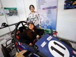 Entre la inspiración, las barreras y la impunidad: ser mujer en la ciencia mexicana Las estudiantes del Instituto Politécnico Nacional (IPN) Angélica Alvarado (abajo) y Monserrat Romero (arriba), participan en la presentación de la campaña "Politécnicas Abriendo Caminos” este miércoles, en Ciudad de México (México). EFE/Sáshenka Gutiérrez