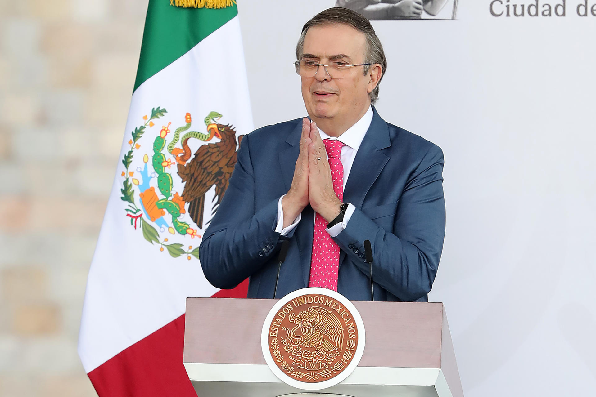 El Secretario de Economía, Marcelo Ebrard habla durante un acto protocolario este miércoles, en el Museo Nacional de Antropología, en Ciudad de México (México). EFE/ Mario Guzmán
