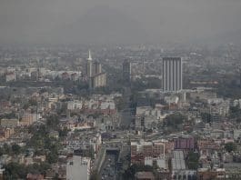 Autoridad activa una contingencia ambiental por ozono en el Valle de México Fotografía del 19 de marzo de 2025, de una capa de contaminación sobre la Ciudad de México (México). EFE/ Isaac Esquivel/ARCHIVO