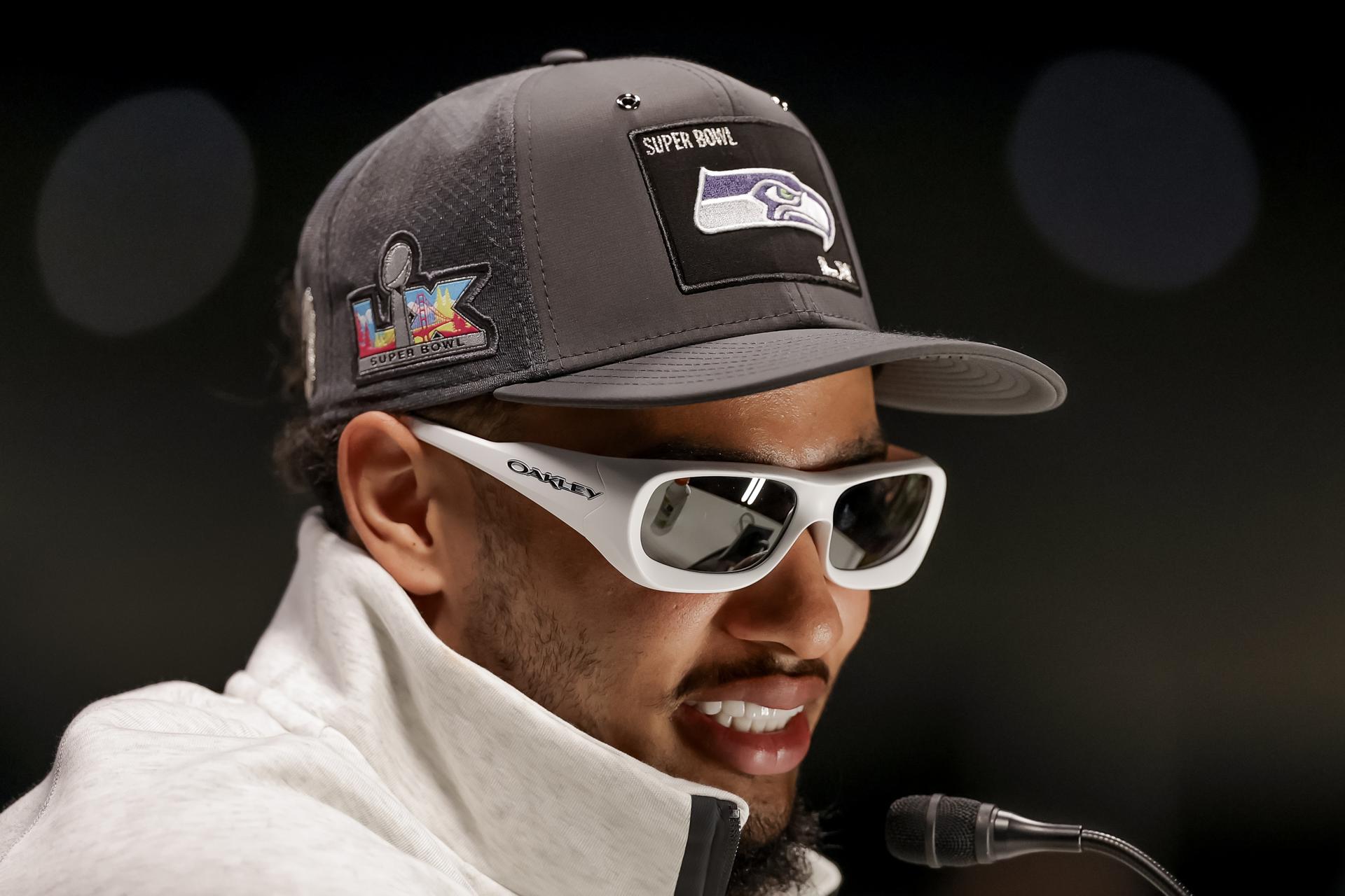 Jaxon Smith-Njigba, receptor de los Seattle Seahawks, agradeció este martes la confianza que ha recibido del cuerpo técnico para llegar en buena forma a la disputa del Super Bowl LX. EFE/EPA/JOHN G. MABANGLO